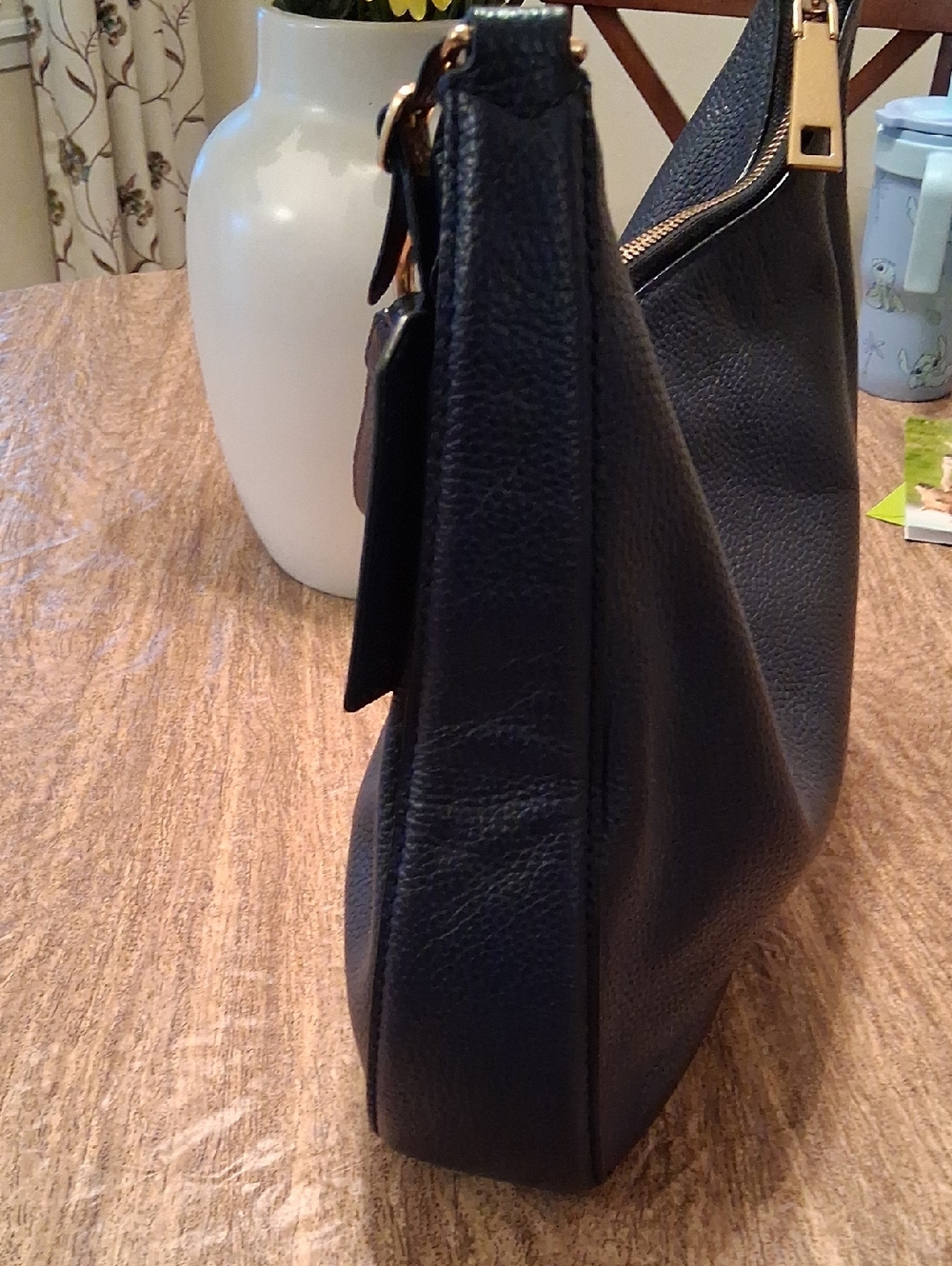 Marc Jacobs Navy Pebbled Leather Shoulder Bag with Gold Hardware - Picture 10 of 16